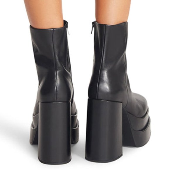 STEVE MADDEN COBRA LEATHER PLATFORM ANKLE BOOT - Picture 13 of 14